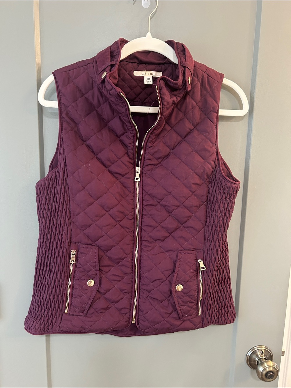 miami Quilted Plum Sleeveless Vest with Zip Pockets womems size medium